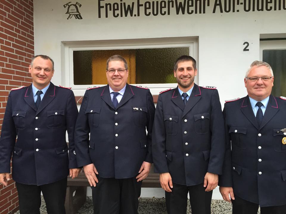 Neuwahlen Feuerwehrführung Aurich-Oldendorf: Andreas Steenblock (Gem.BM), Roland Cremer (neu gew. Ortsbrandmeister), Martin Hüller (neu gew. stellv. Ortsbrandmeister), Eilt Feldmann (bisheriger Ortsbrandmeister)